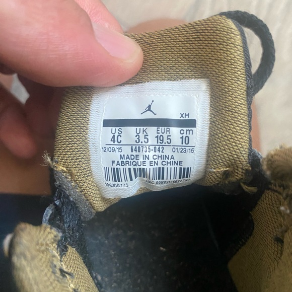 Nike Jordan - Size 4C - Picture 3 of 11